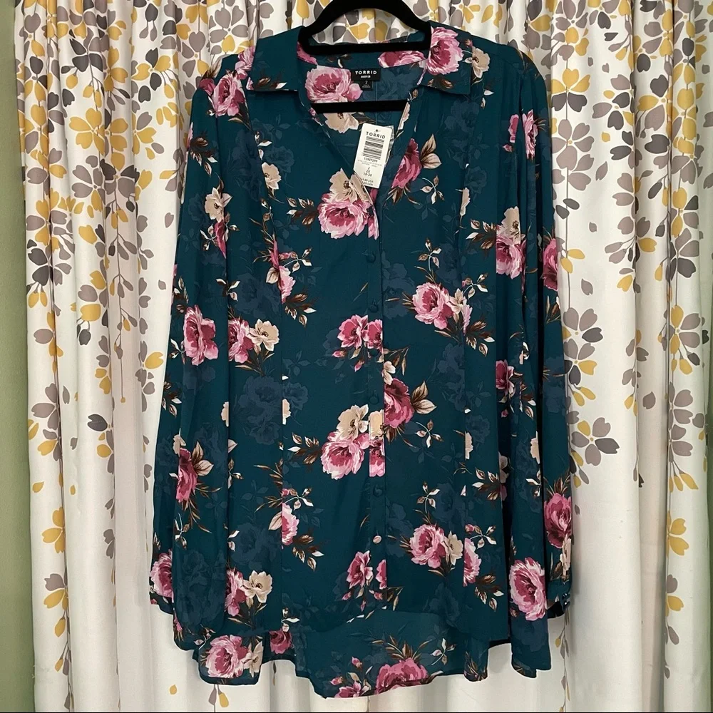 NWT! Torrid teal floral Georgette fit & flare blouse - Picture 4 of 14